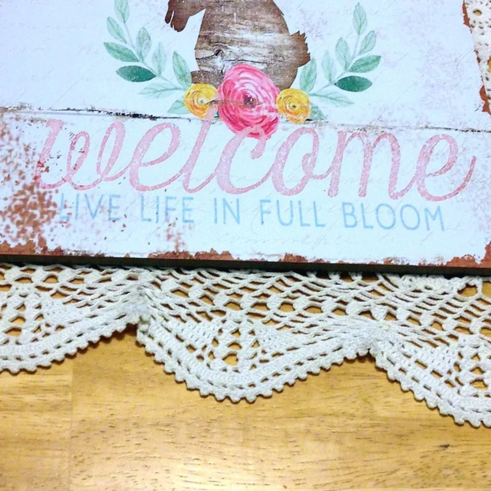 Spring Decor wall art, distressed look, nwot